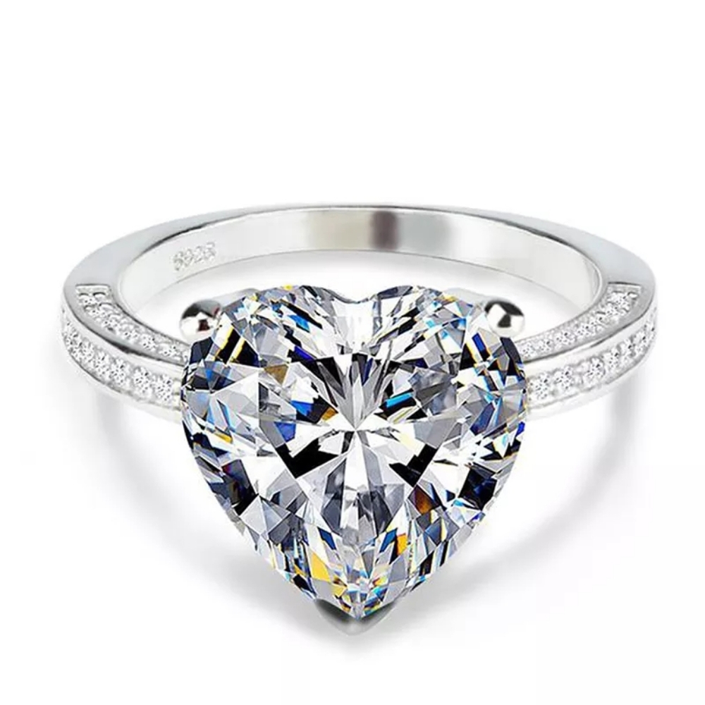 Pretty Heart Diamond Ring - Picture 3 of 5